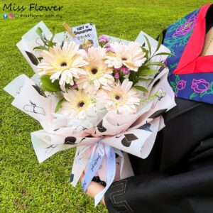 Bright Beginnings ~ Fresh Flower 鲜花
