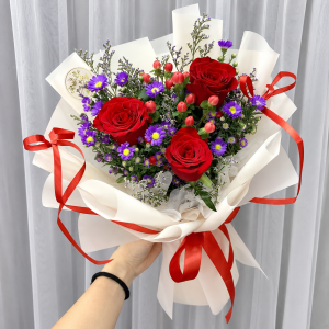 RS135 - Crimson Stardust ~ Fresh Flower 鲜花